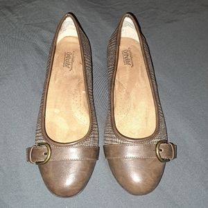 Croft & Barrow flats